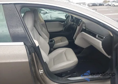 2015 Tesla Model S 70D/85D/P85D z USA, uszkodzony, nr VIN 5YJSA1S24FF088071